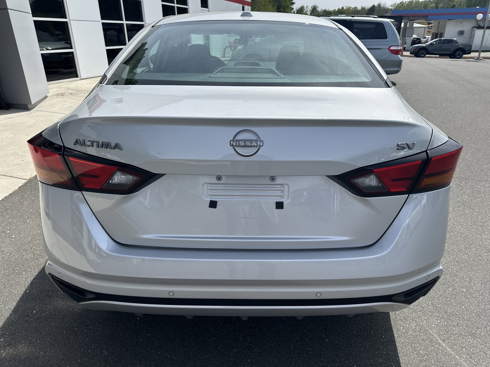 Used 2024 Nissan Altima 2.5 SV FWD image 7
