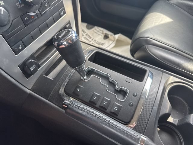 Used 2010 Jeep Commander Sport w/ Sun/Sound Group AWD/4WD image 21