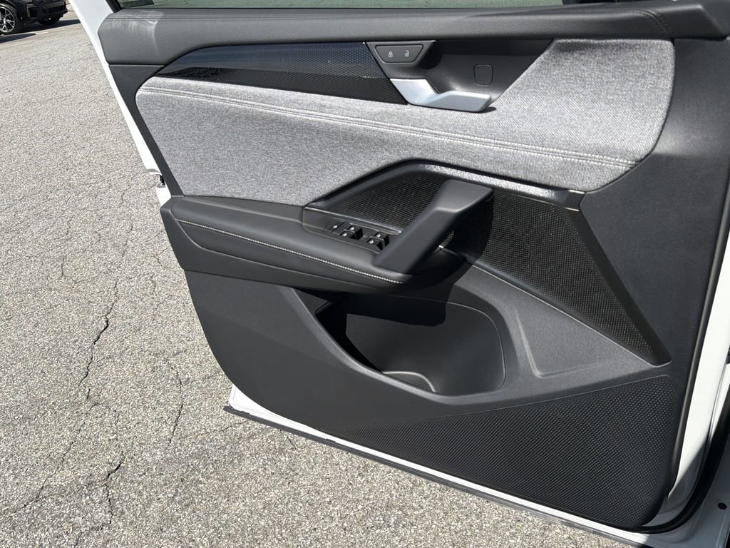 New 2026 Volkswagen Tiguan S image 17