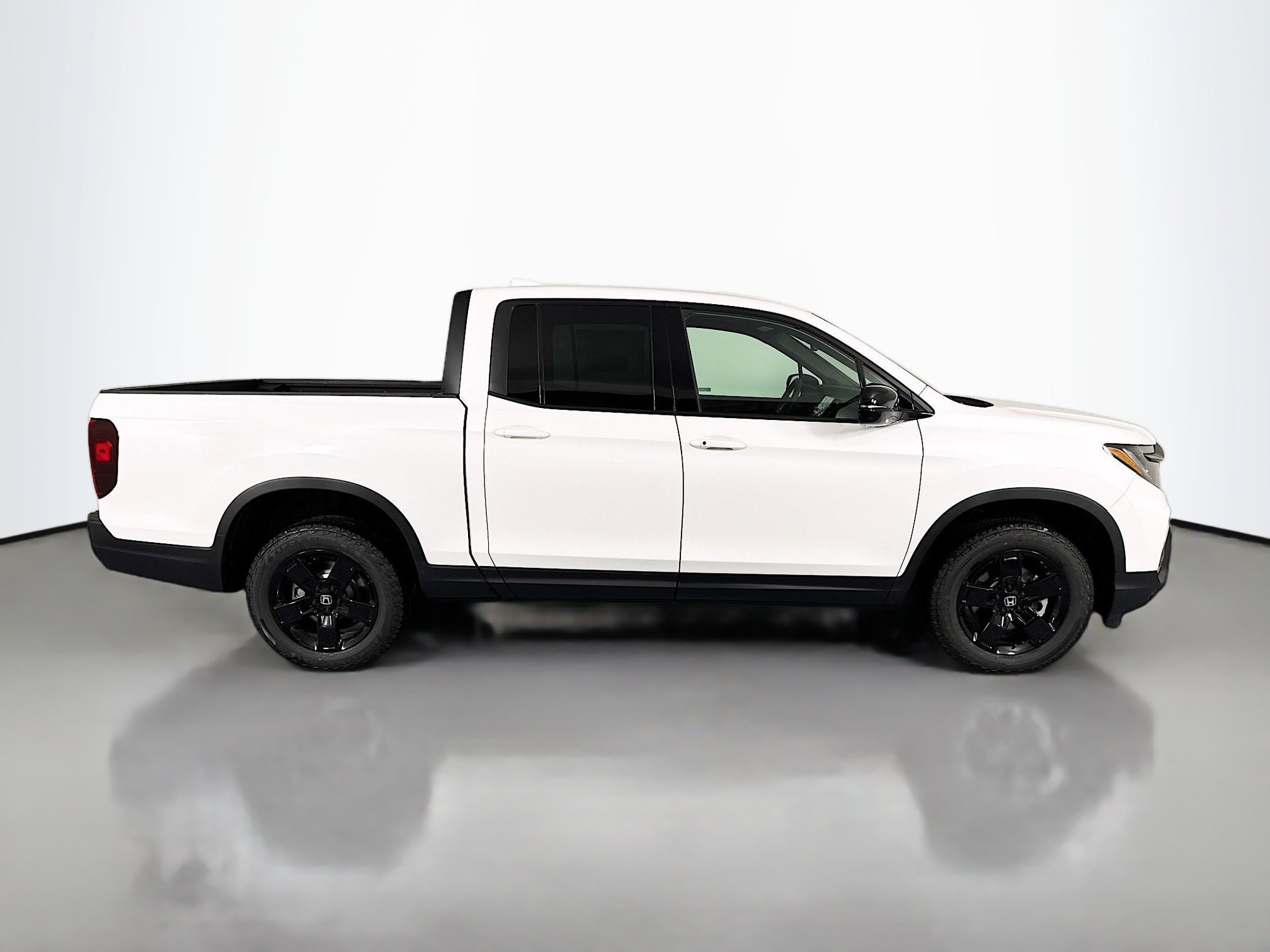 New 2026 Honda Ridgeline Black Edition image 4