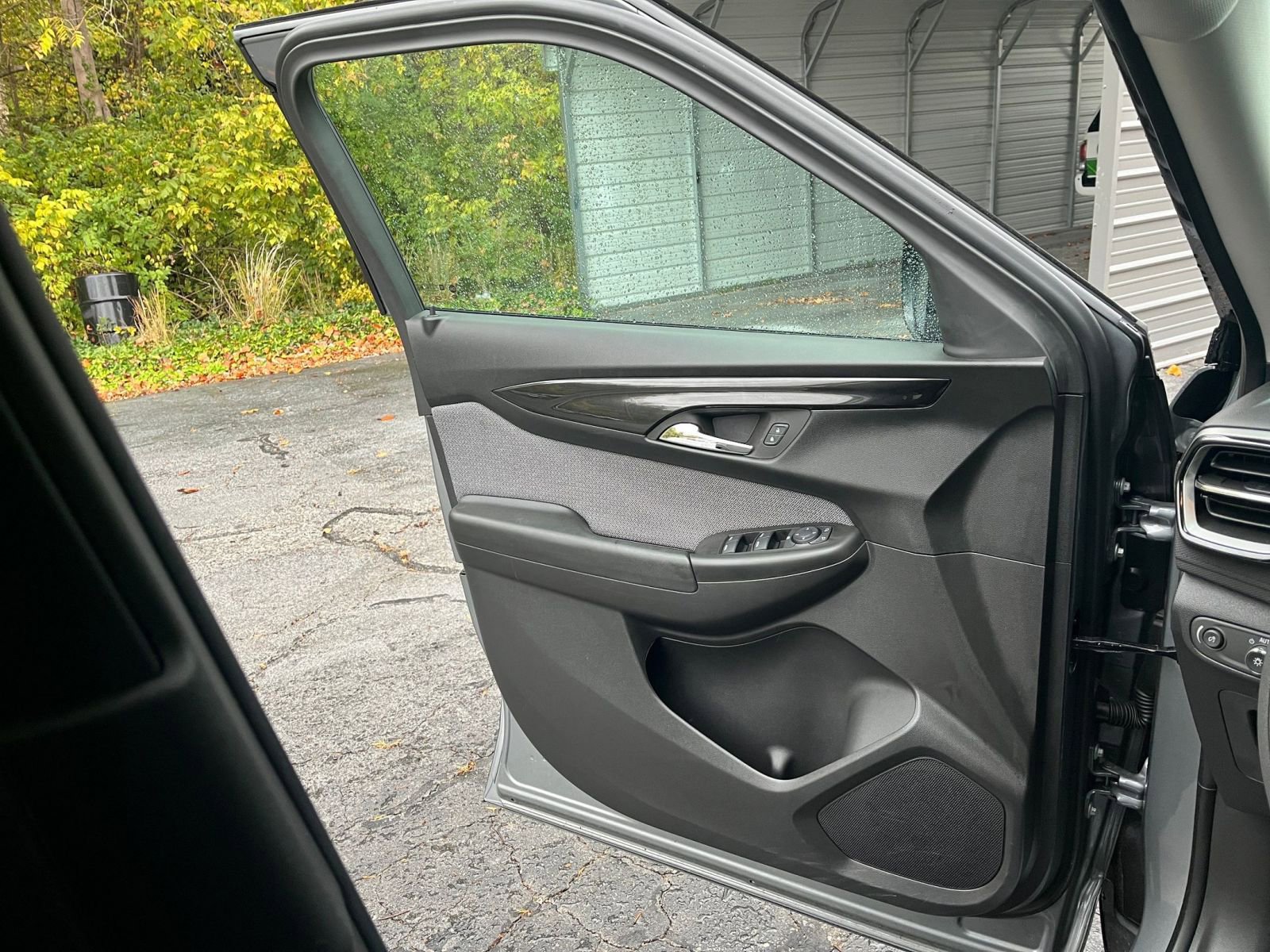 Used 2025 Chevrolet TrailBlazer LT image 18