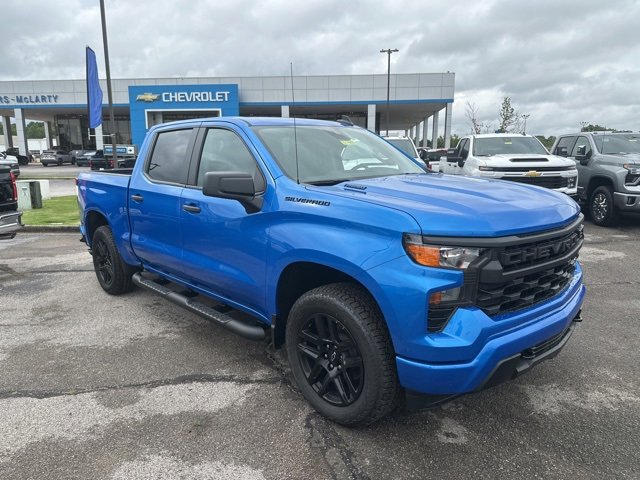 New 2025 Chevrolet Silverado 1500 Custom w/ Turbomax Blackout Package