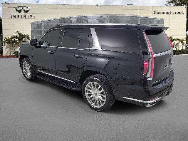 Used 2024 Cadillac Escalade Premium Luxury AWD/4WD image 3