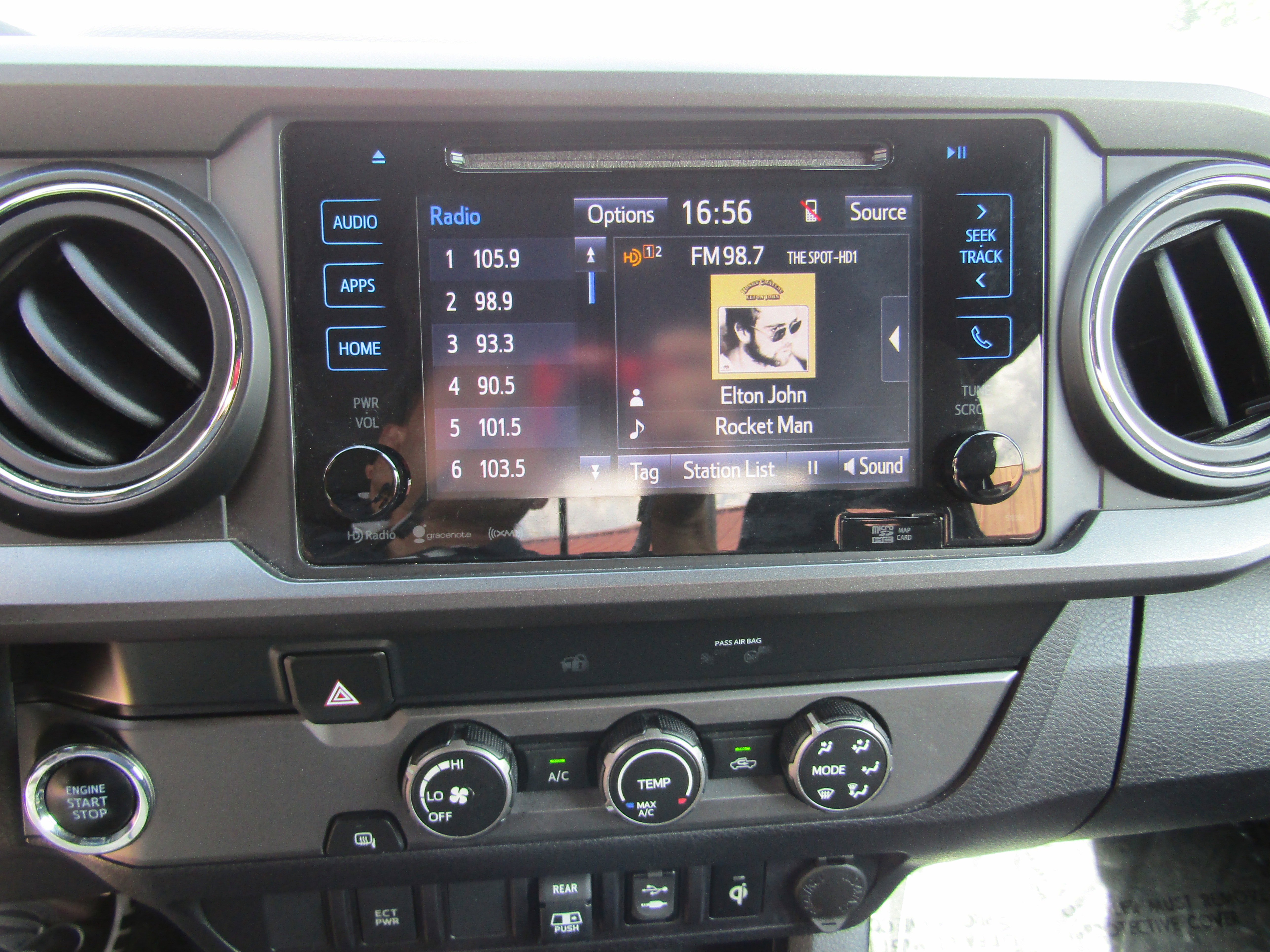 Used 2019 Toyota Tacoma TRD Off-Road image 16
