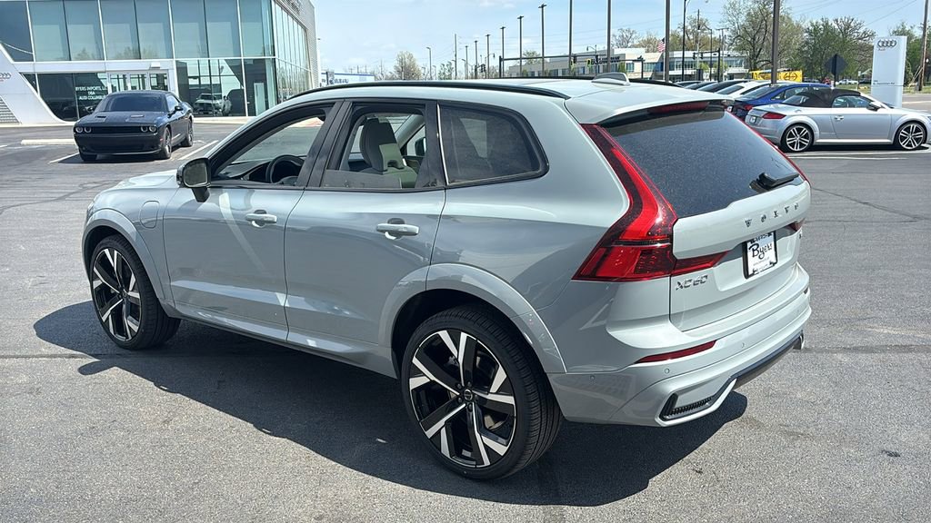 New 2026 Volvo XC60 T8 Ultra w/ Climate Package AWD/4WD image 4