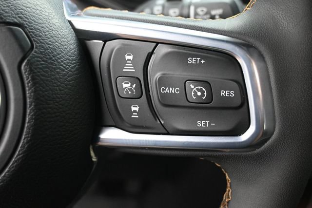 Used 2024 Jeep Wrangler Unlimited Sahara w/ Technology Group AWD/4WD image 10