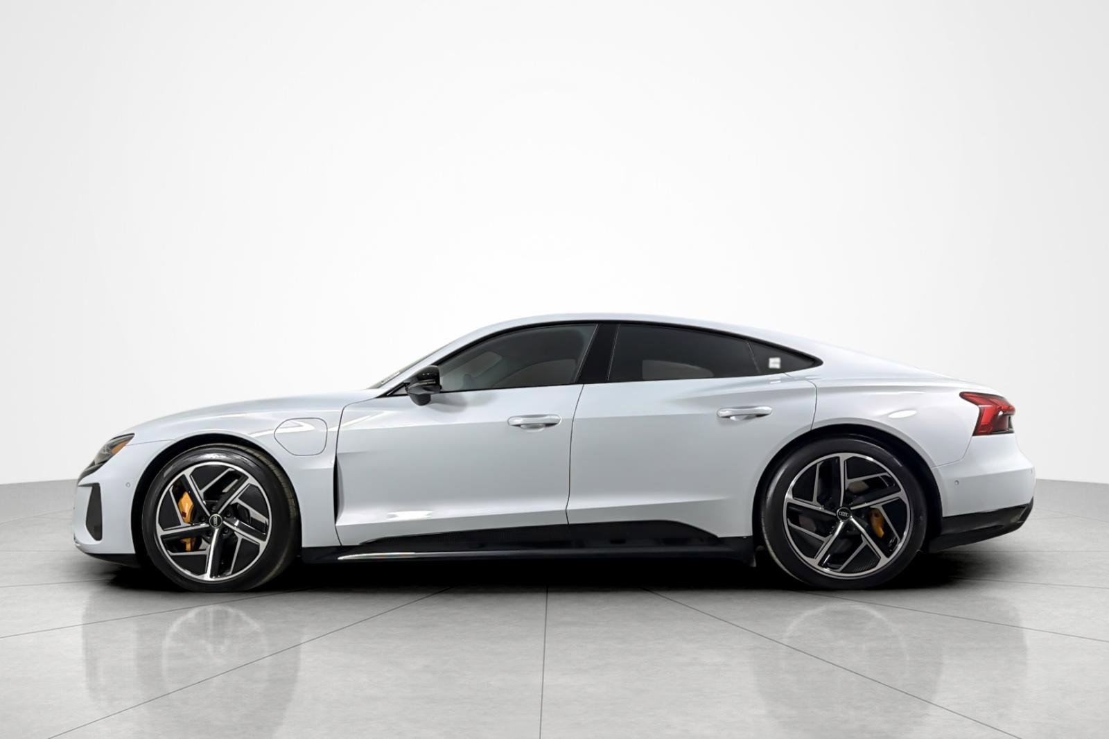 Used 2024 Audi RS e-tron GT AWD/4WD image 2