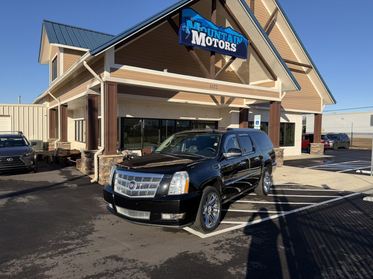 Used 2012 Cadillac Escalade ESV Platinum image 1
