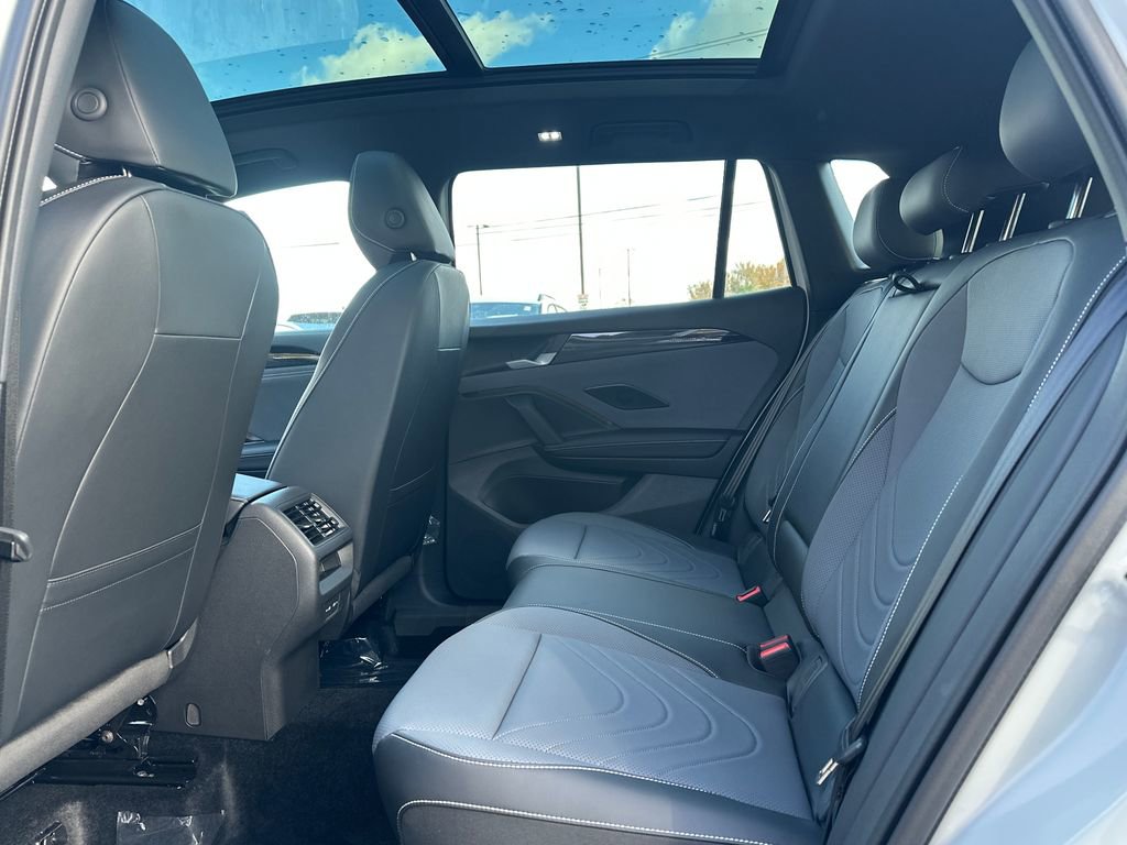 New 2026 Volkswagen Tiguan SE R-Line image 13