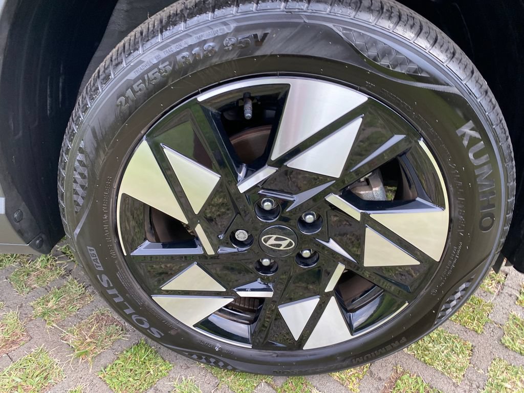 Used 2025 Hyundai Kona SEL FWD image 9