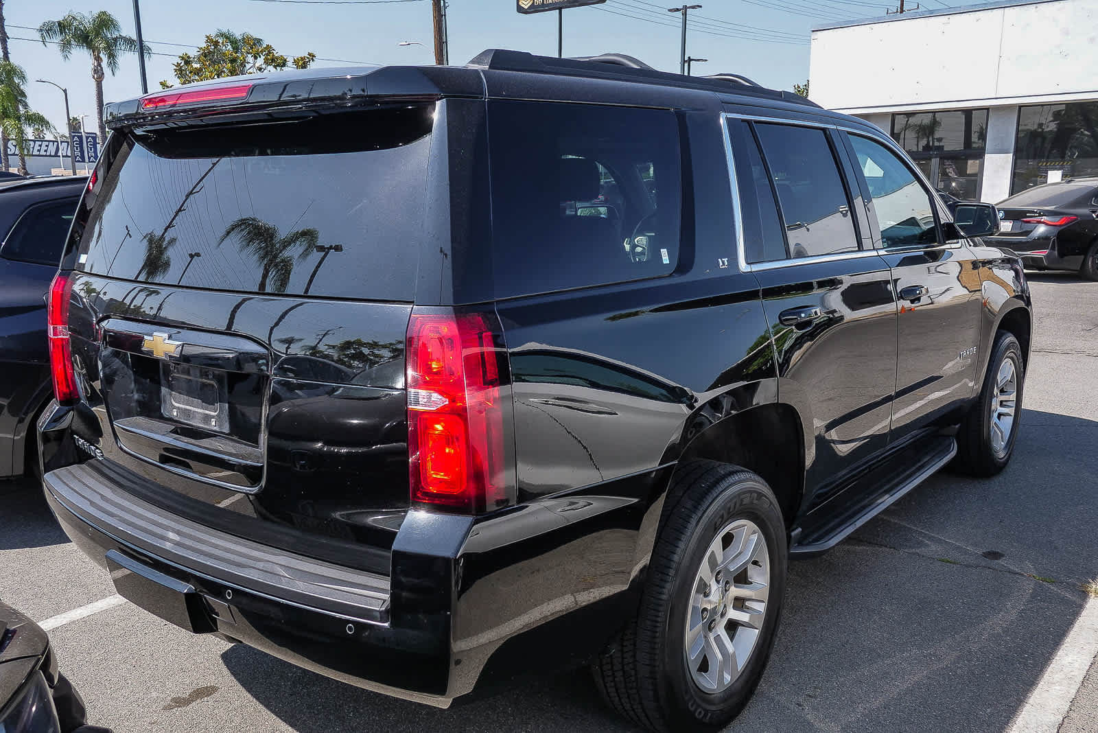 Used 2016 Chevrolet Tahoe LT w/ Luxury Package AWD/4WD image 16