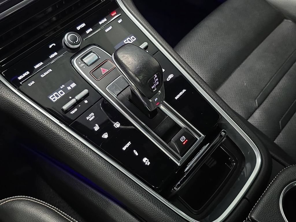 Used 2020 Porsche Panamera image 20