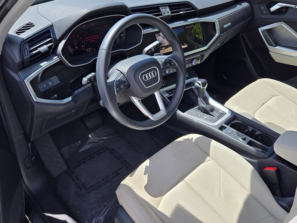 Used 2023 Audi Q3 2.0T Premium w/ Convenience Package AWD/4WD image 11