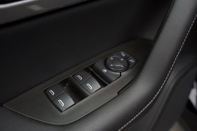 Used 2025 Chevrolet Blazer LT FWD image 13