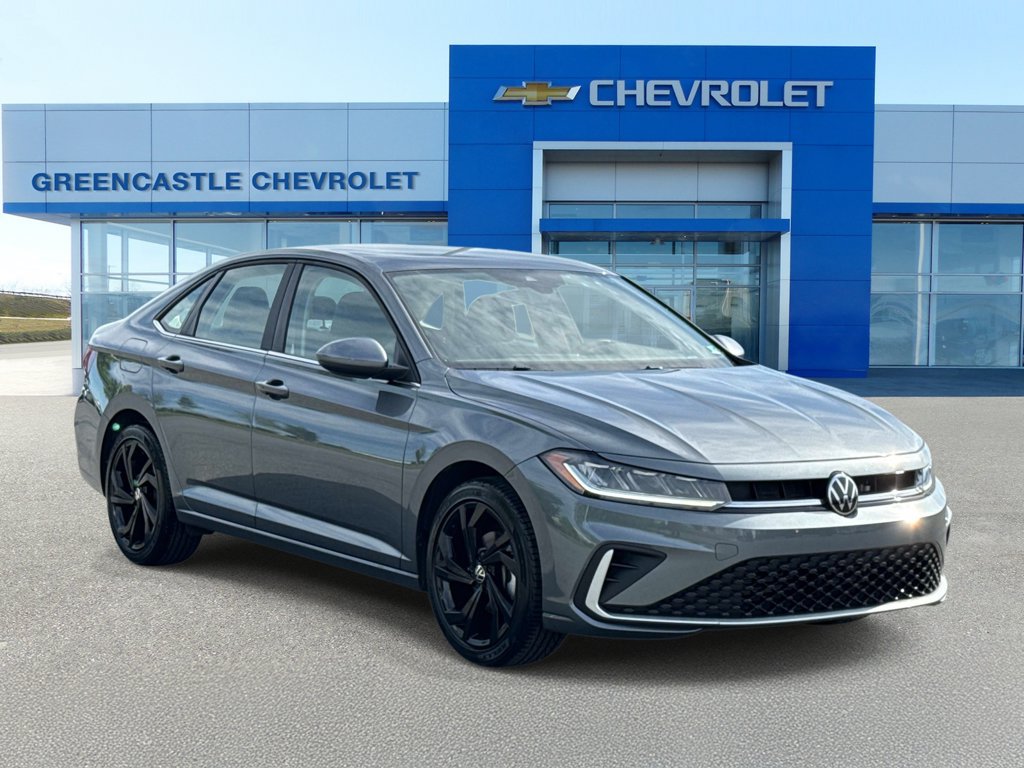 Used 2025 Volkswagen Jetta SE FWD image 1