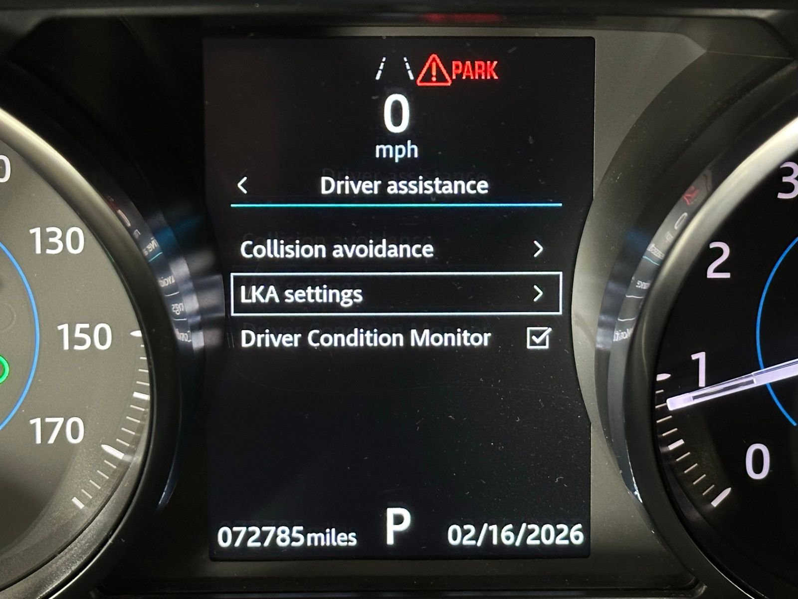 Used 2020 Jaguar F-PACE Premium image 38