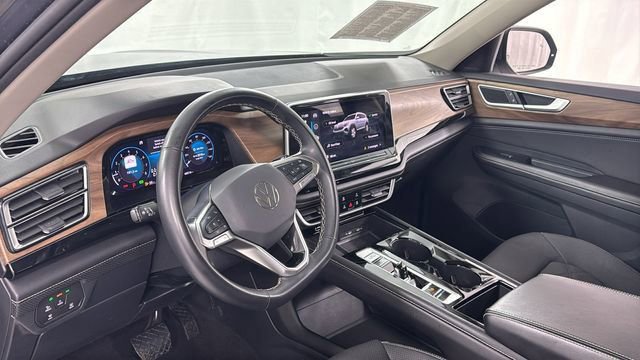 Used 2024 Volkswagen Atlas SE AWD/4WD image 37