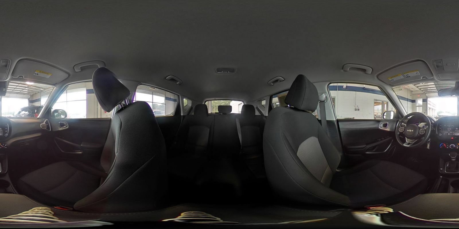 Used 2025 Kia Soul LX w/ LX Technology Package FWD image 39