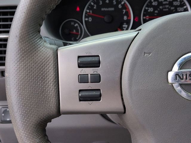 Used 2011 Nissan Frontier SL w/ Moonroof Pkg image 25