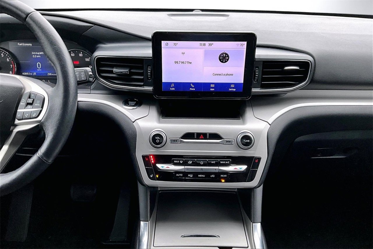 Used 2023 Ford Explorer XLT w/ Equipment Group 202A image 11