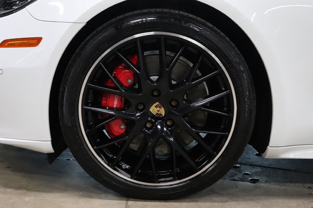 Used 2019 Porsche Panamera GTS image 38