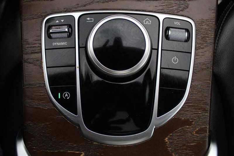 Used 2019 Mercedes-Benz C 300 4MATIC Sedan image 21