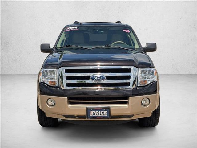 Used 2013 Ford Expedition XLT RWD image 2