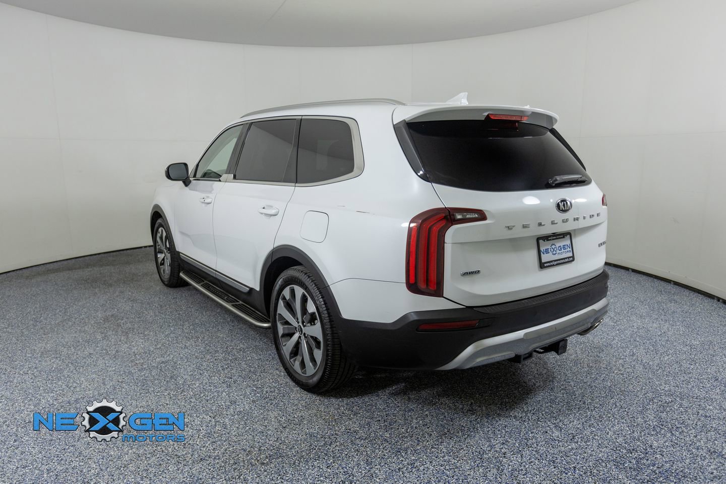 Used 2020 Kia Telluride EX w/ EX Premium Package image 5