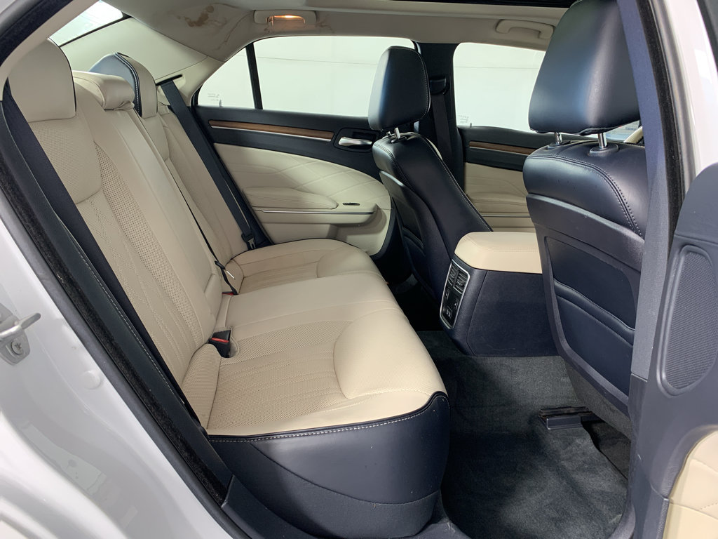 Used 2018 Chrysler 300 C w/ Sun, Sound & Nav Package RWD image 36