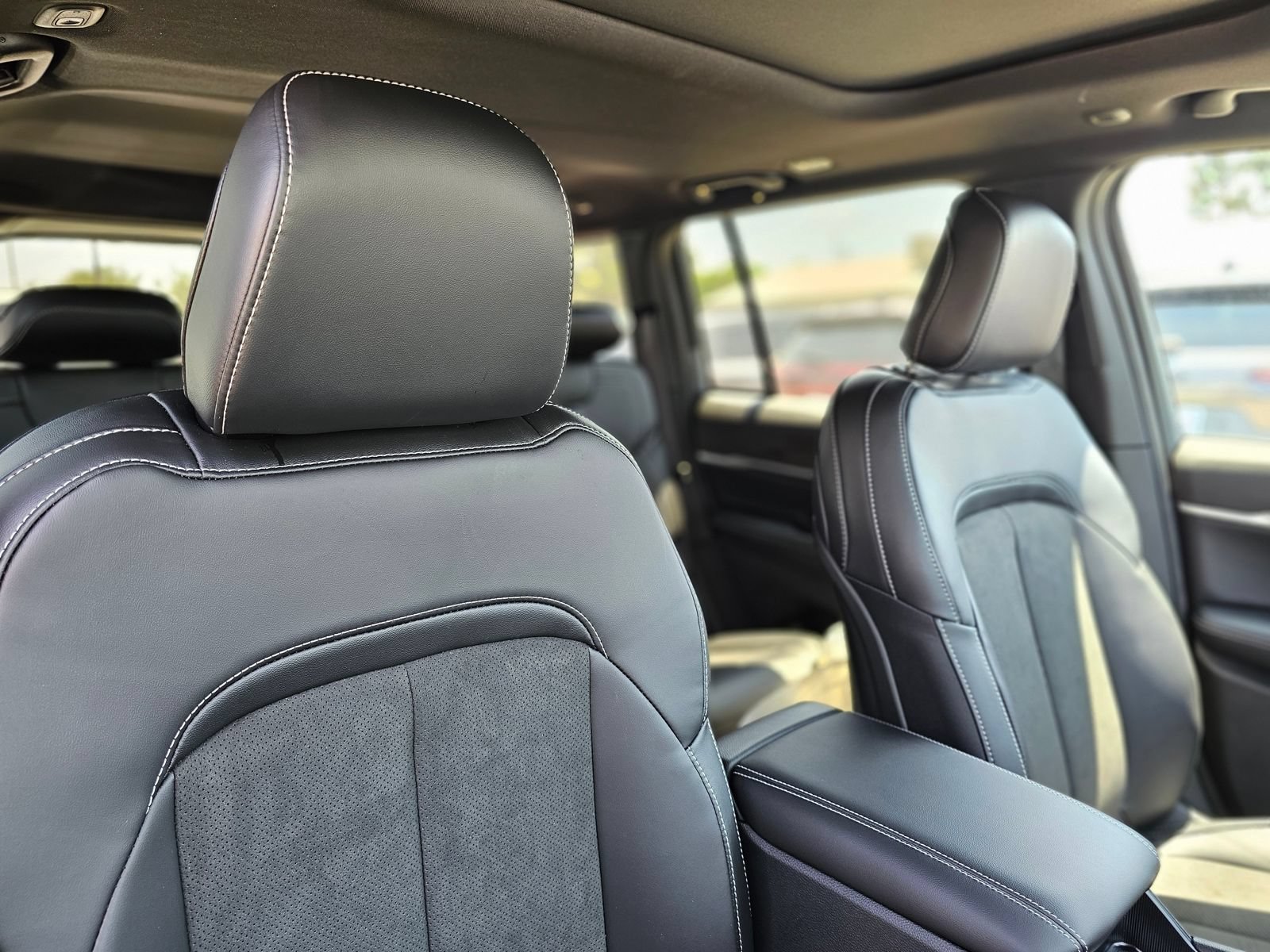 New 2026 Jeep Grand Cherokee Altitude RWD image 25