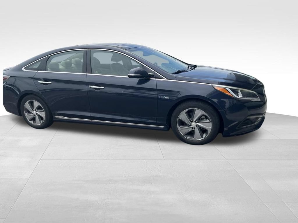 Used 2017 Hyundai Sonata Limited w/ Ultimate Package 02 FWD image 17