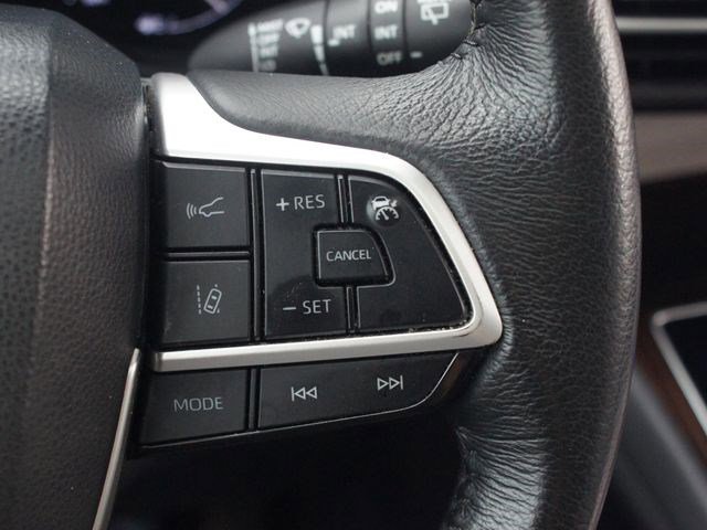 Used 2023 Toyota Sienna XLE image 11