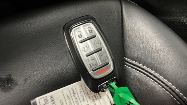 Used 2023 Chrysler Pacifica Touring-L w/ S Appearance Package FWD image 39