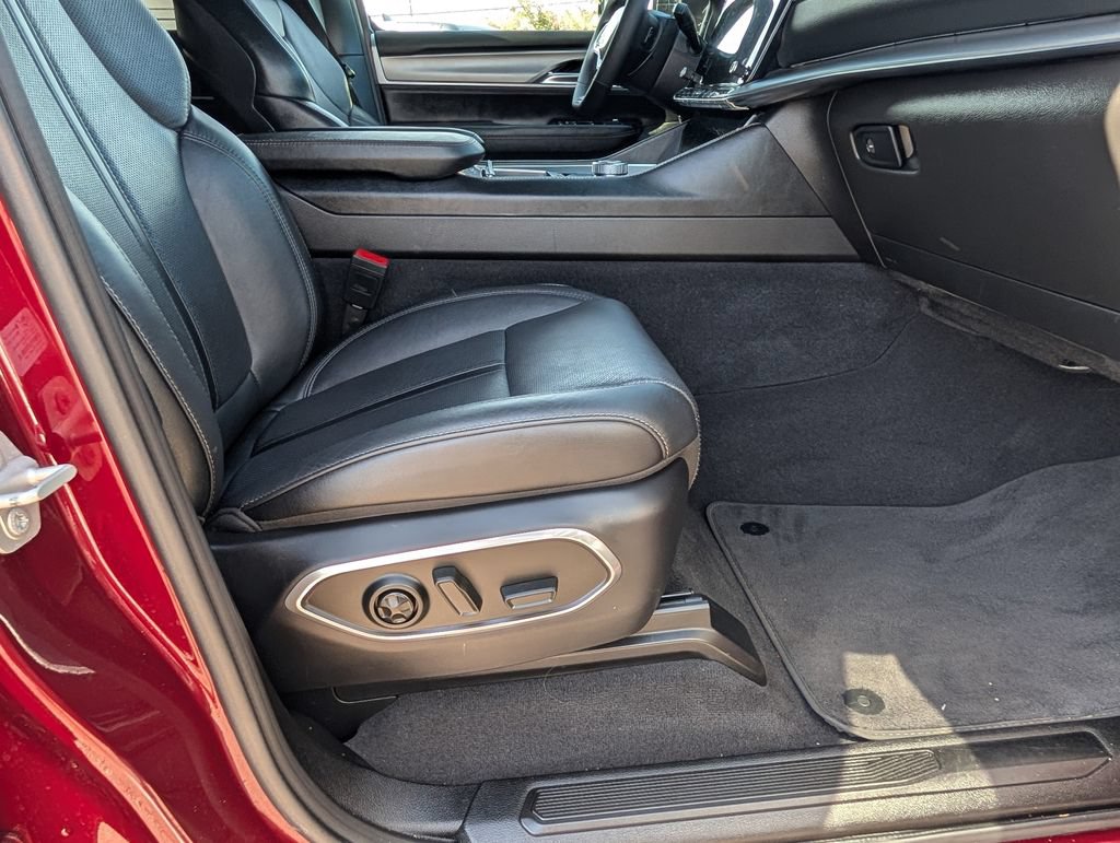 Used 2023 Jeep Wagoneer Series II AWD/4WD image 26