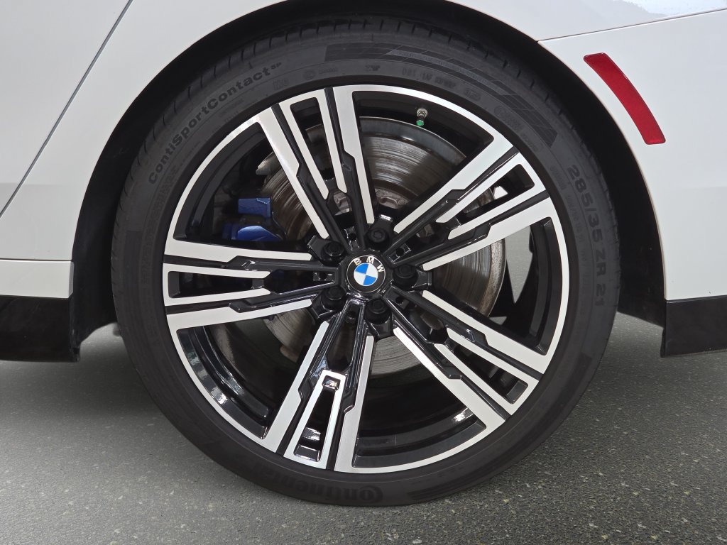 Certified 2023 BMW 740i RWD image 29