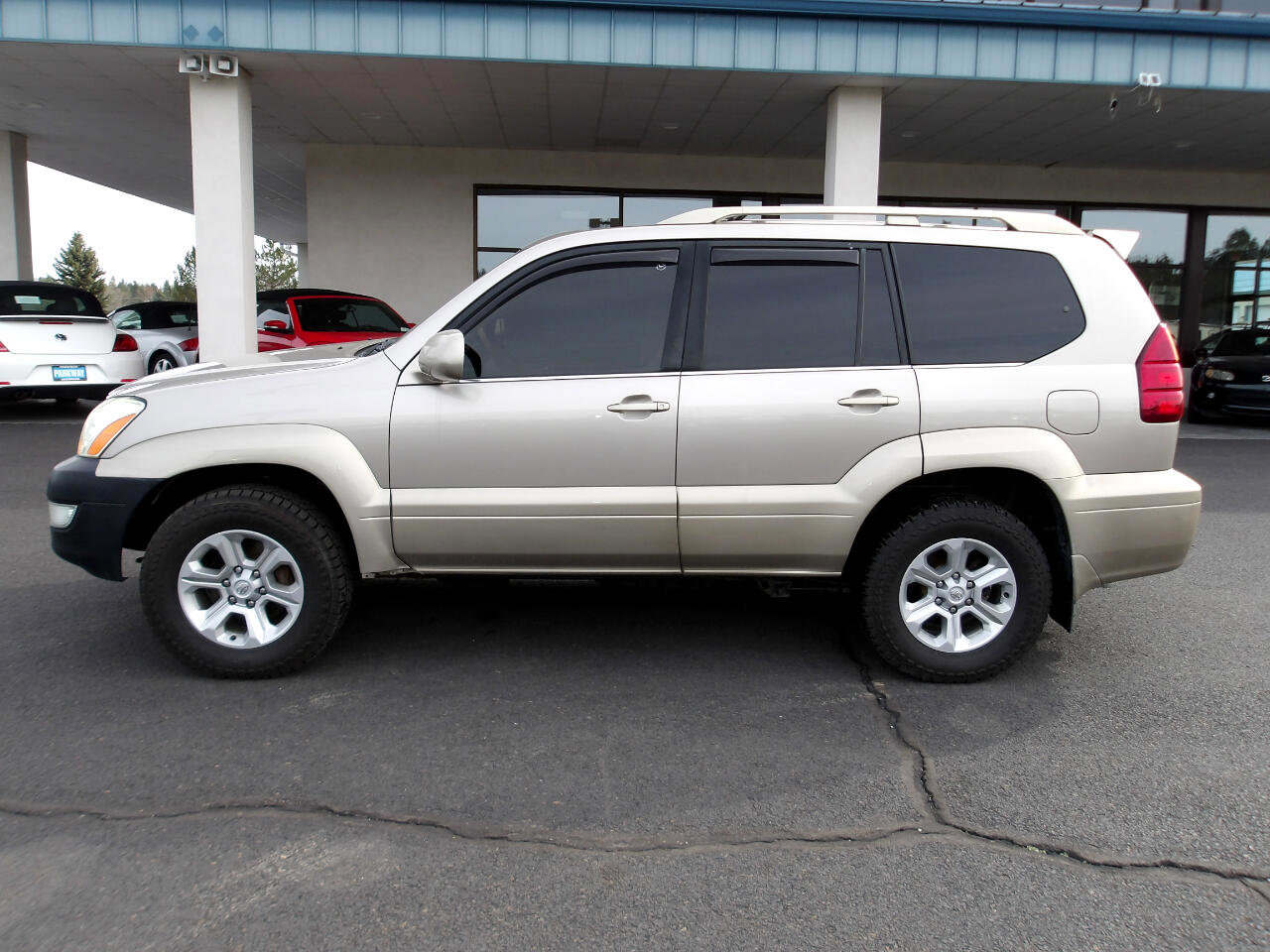 Used 2003 Lexus GX 470 image 2