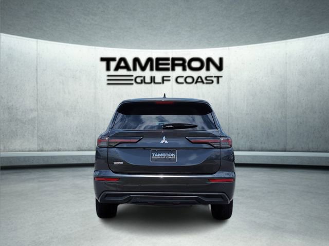 Used 2025 Mitsubishi Outlander SE FWD image 4