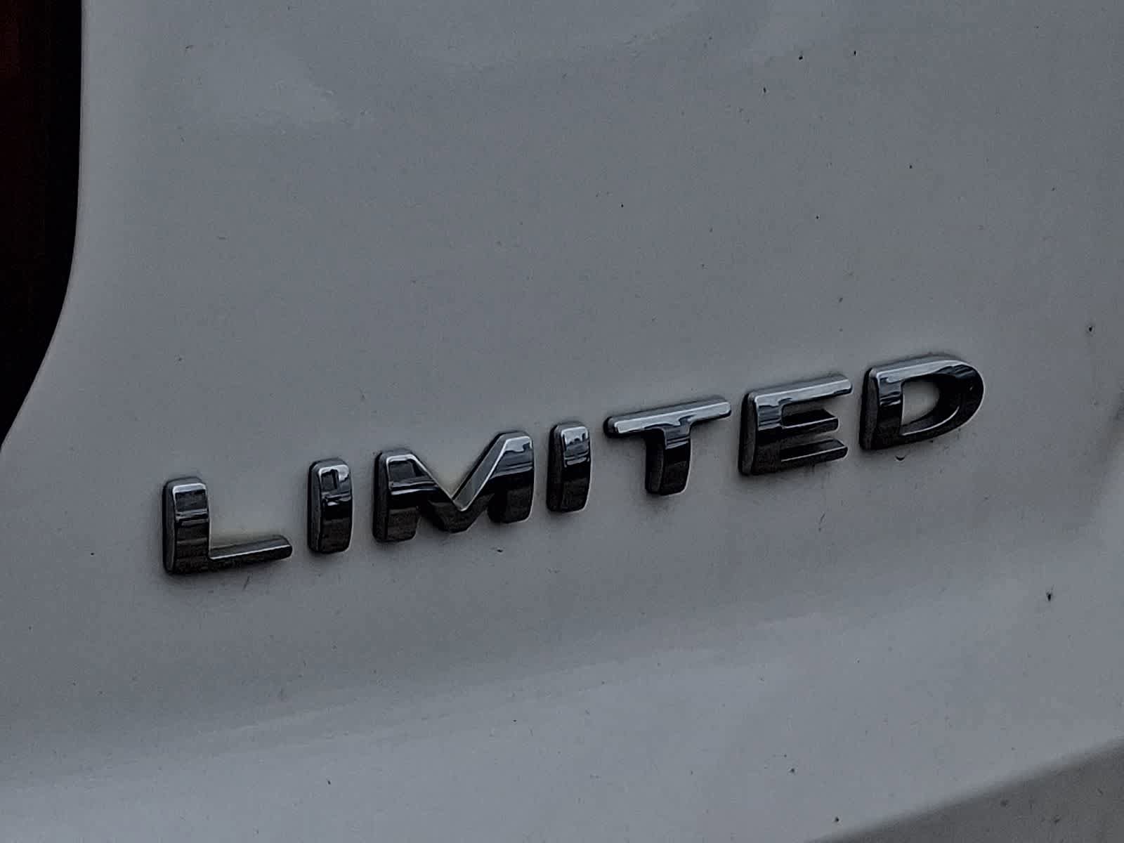 Used 2017 Ford Explorer Limited w/ Equipment Group 301A AWD/4WD image 5