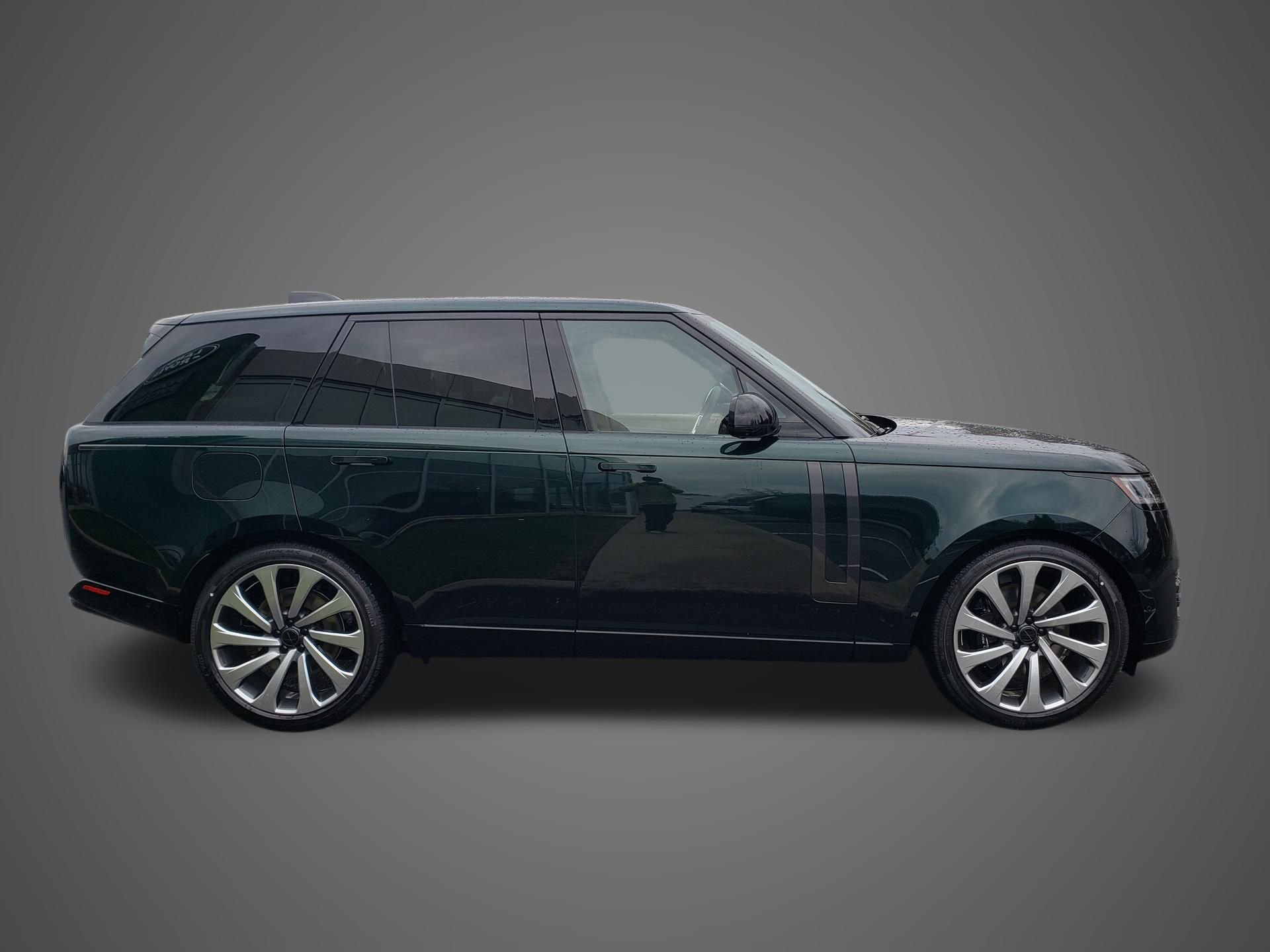 New 2026 Land Rover Range Rover SE image 4