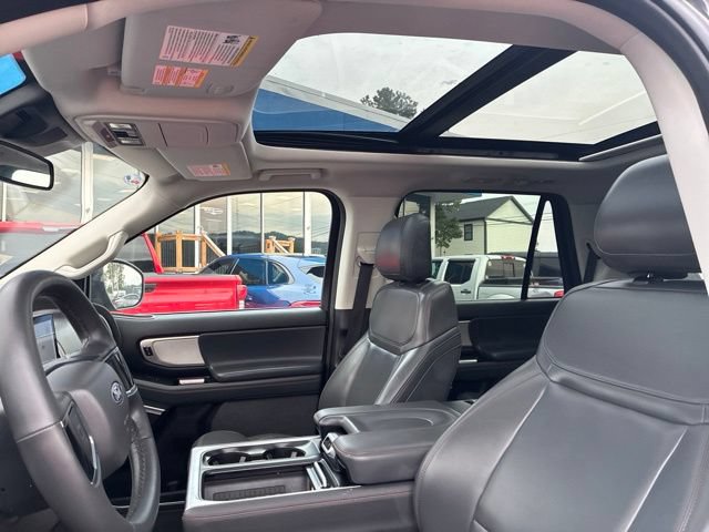Used 2025 Ford Expedition Active AWD/4WD image 66