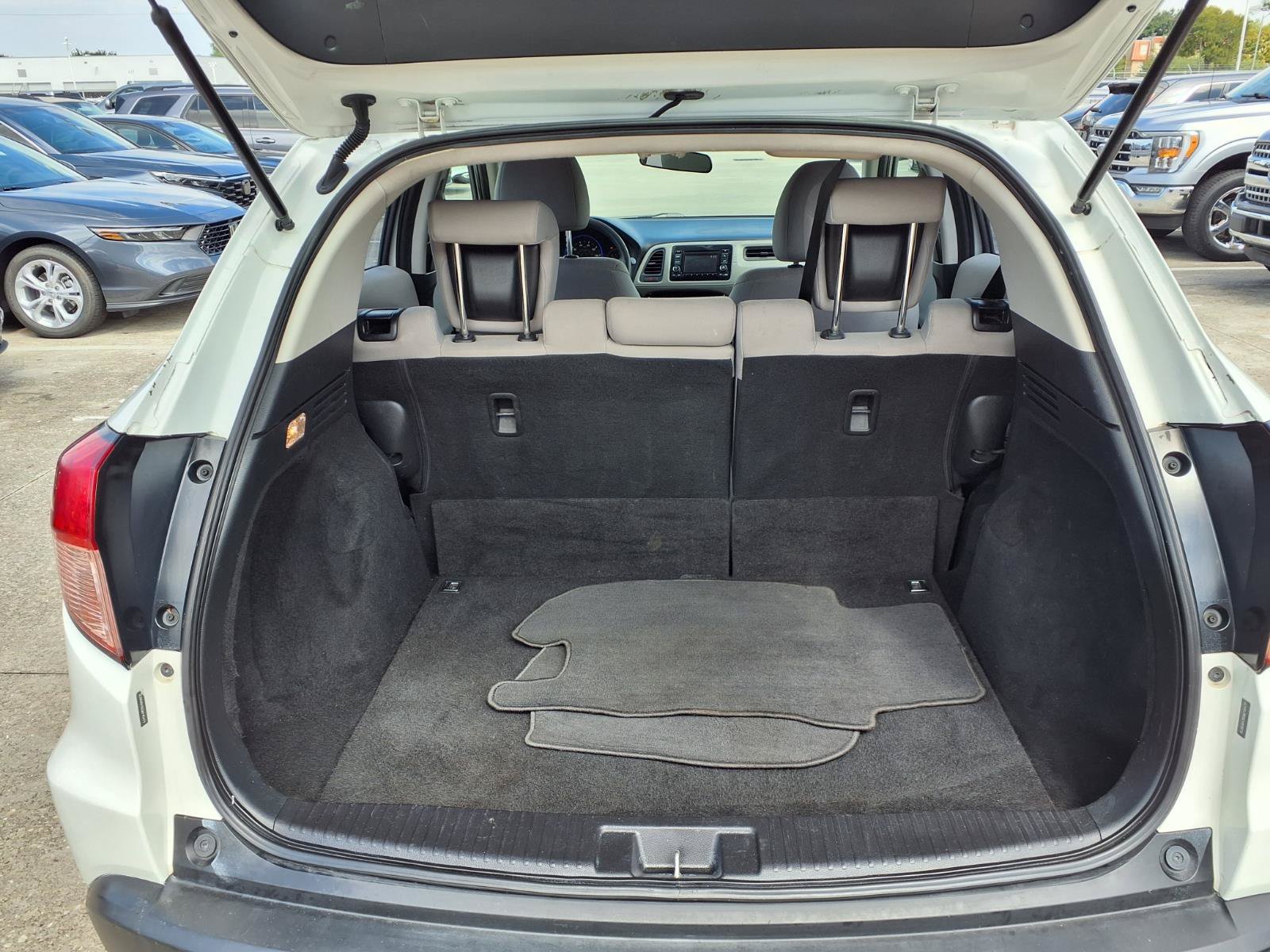 Used 2016 Honda HR-V LX image 18