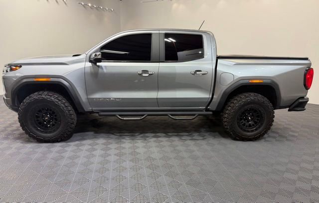 Used 2024 GMC Canyon Denali AWD/4WD image 2