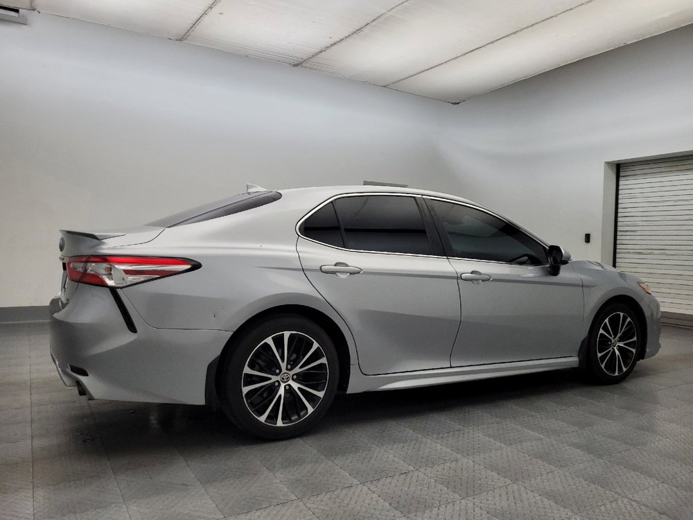 Used 2020 Toyota Camry SE image 10