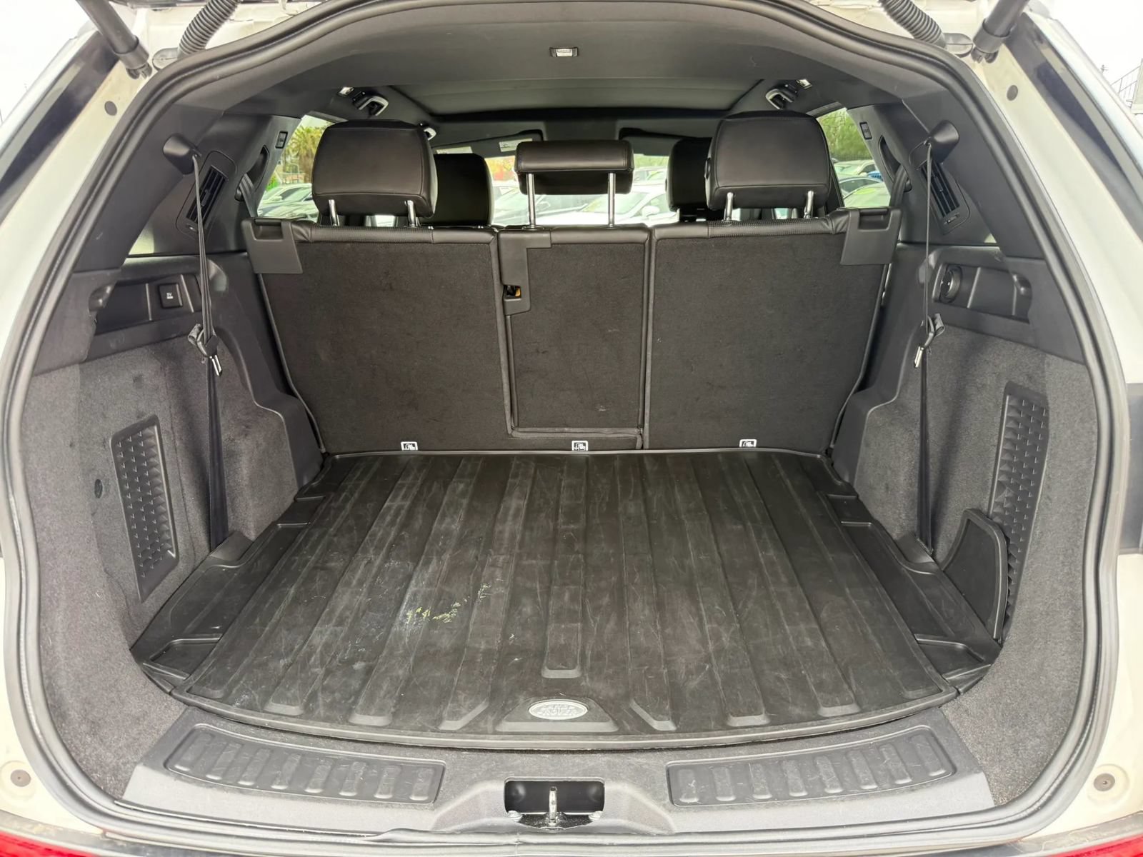 Used 2018 Land Rover Discovery Sport HSE Luxury AWD/4WD image 32