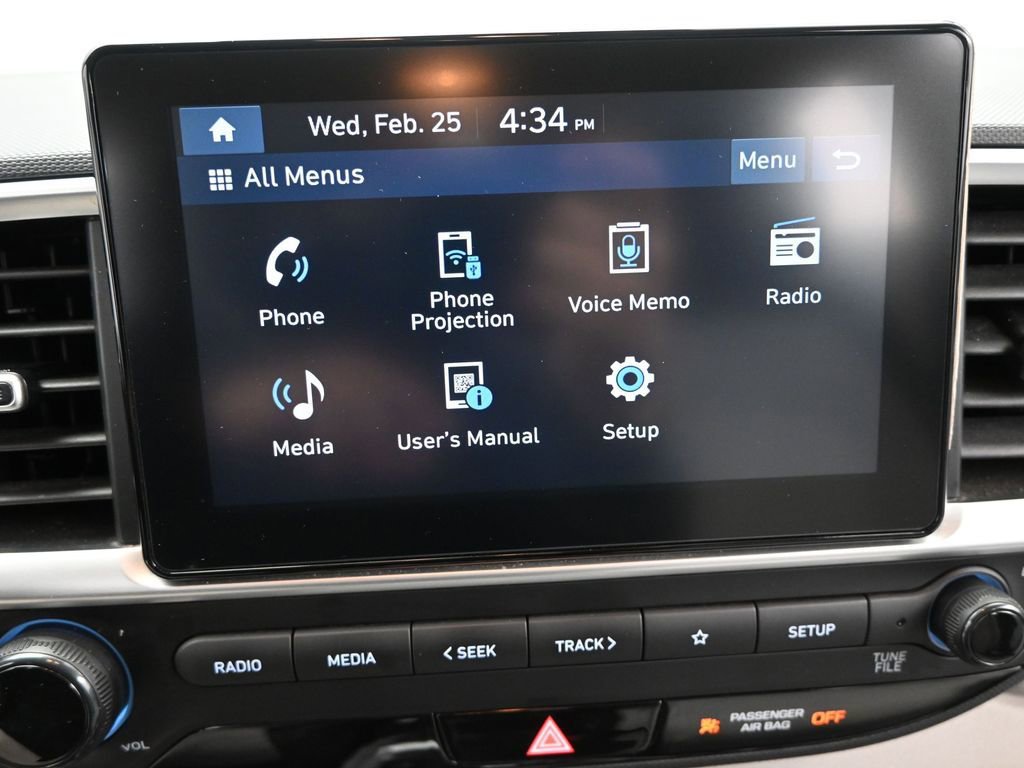 Used 2025 Hyundai Venue SEL image 24