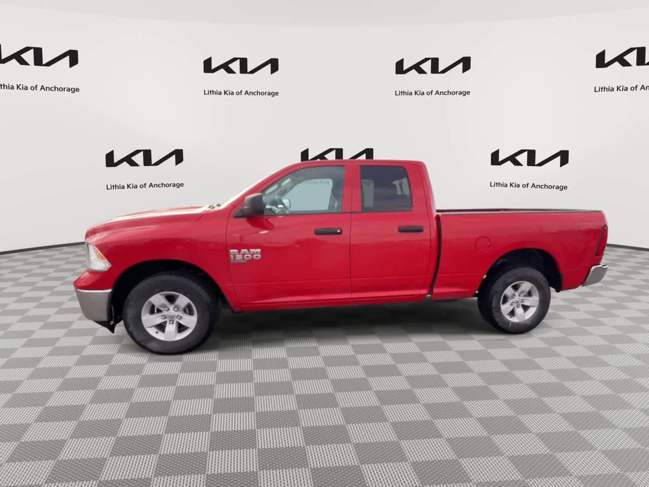 Used 2024 RAM 1500 Classic SLT AWD/4WD image 5