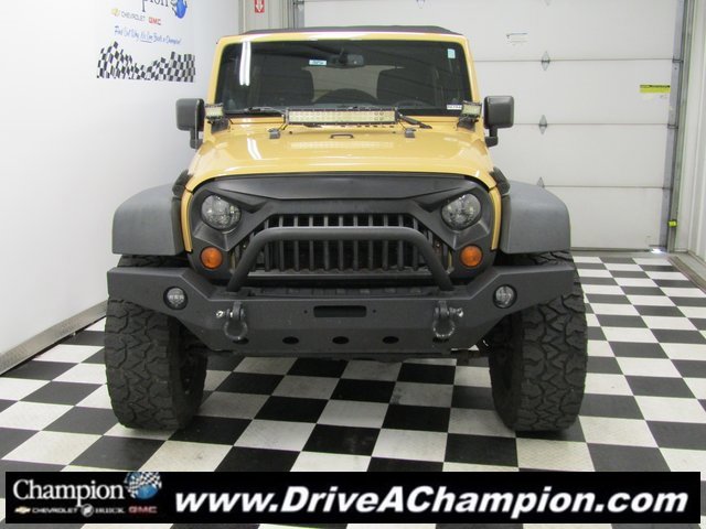 Used 2013 Jeep Wrangler Unlimited Sport image 2