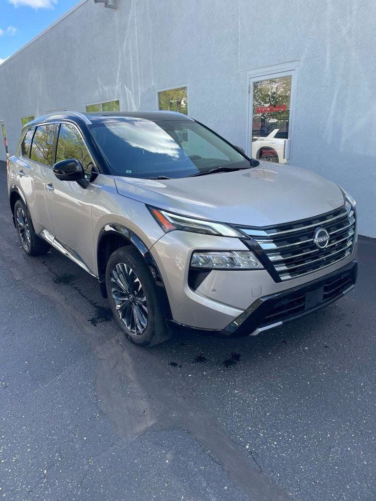 Used 2024 Nissan Rogue Platinum w/ Platinum Premium Package AWD/4WD image 4