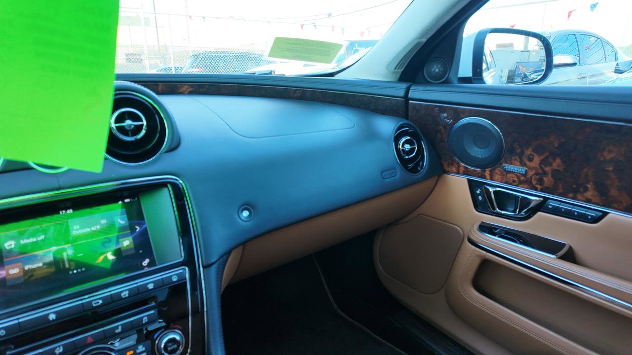 Used 2016 Jaguar XJ L Portfolio image 15