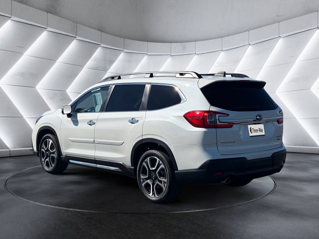 Used 2023 Subaru Ascent Touring AWD/4WD image 3